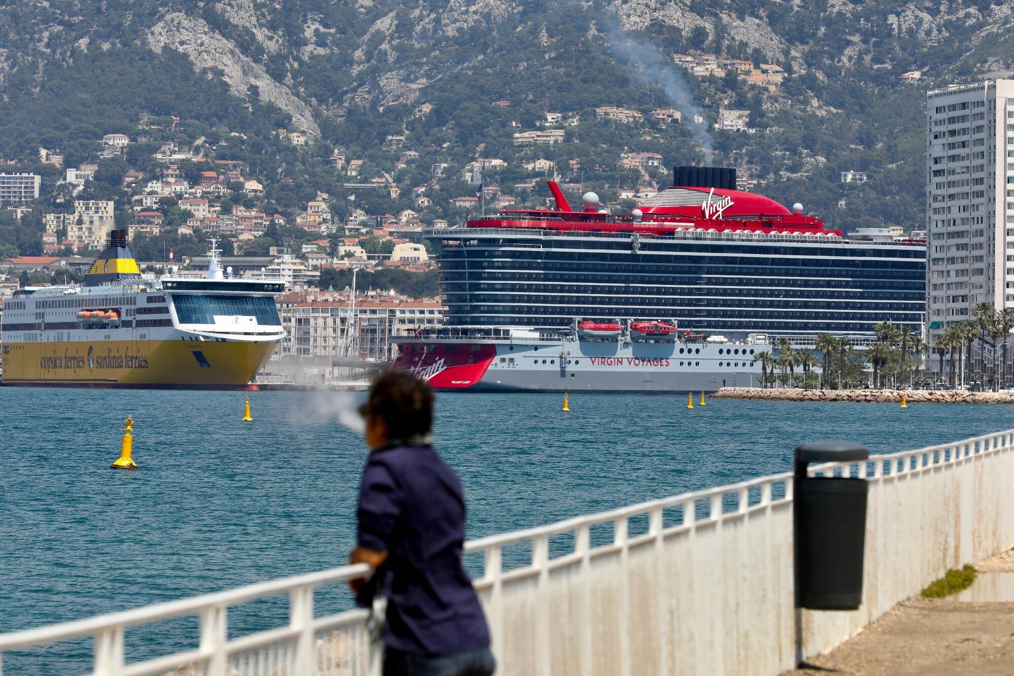 Panaches de fumées des navires: cette technologie permet de visualiser la pollution à Toulon et Cannes