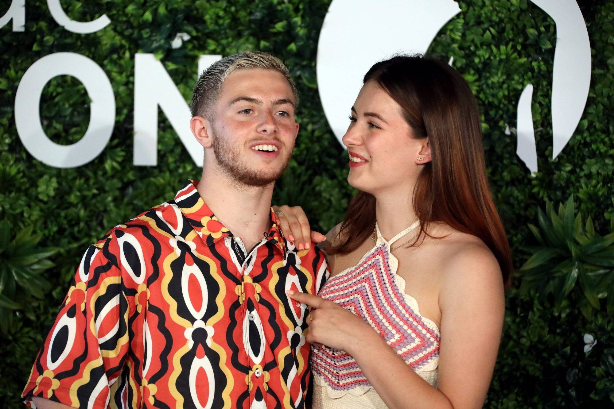 "Vous nous avez vus tomber amoureux": le youtubeur Michou et la danseuse Elsa Bois annoncent leur séparation