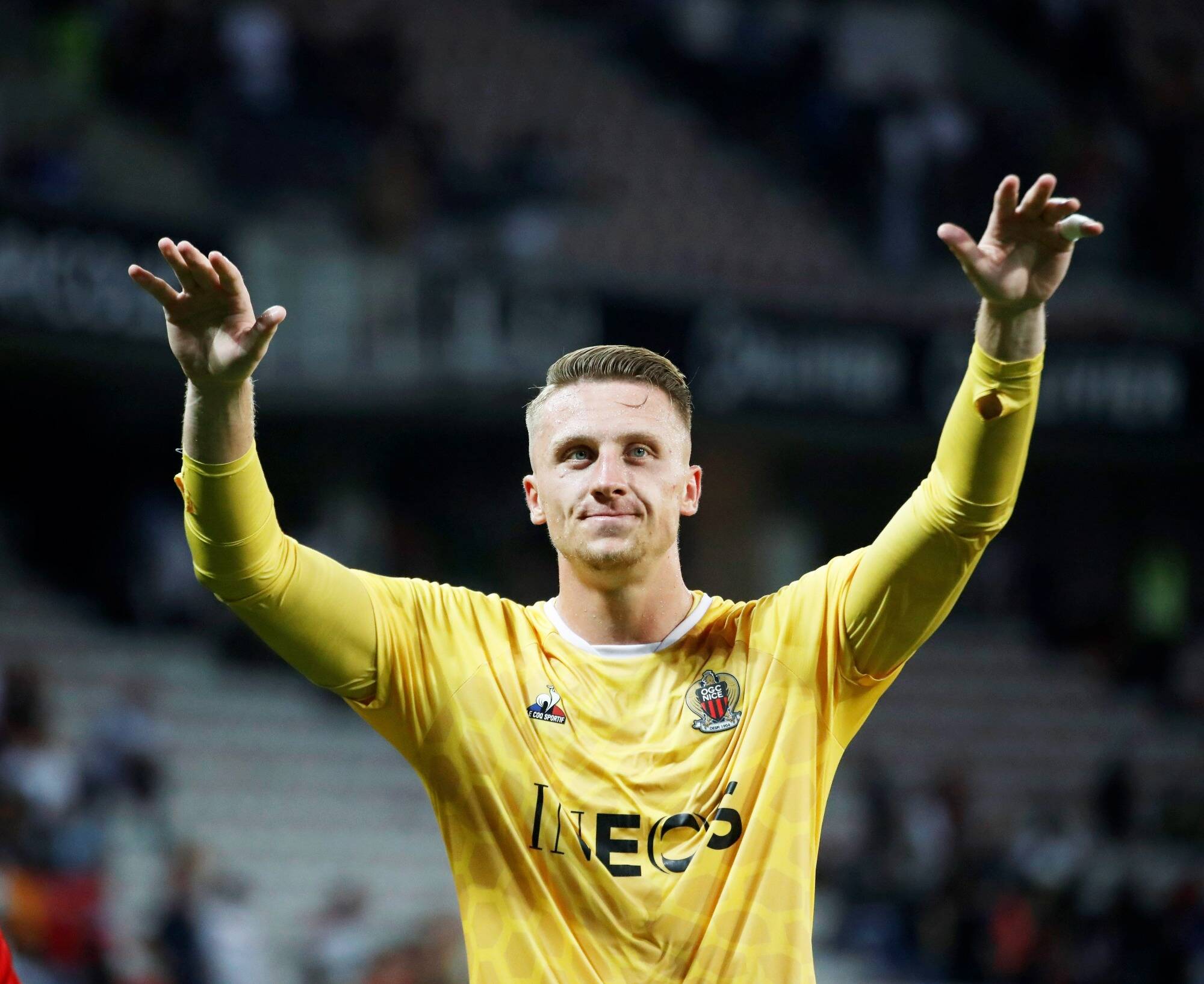 VIDEO. Les adieux émouvants de Marcin Bulka aux supporters de l'OGC Nice