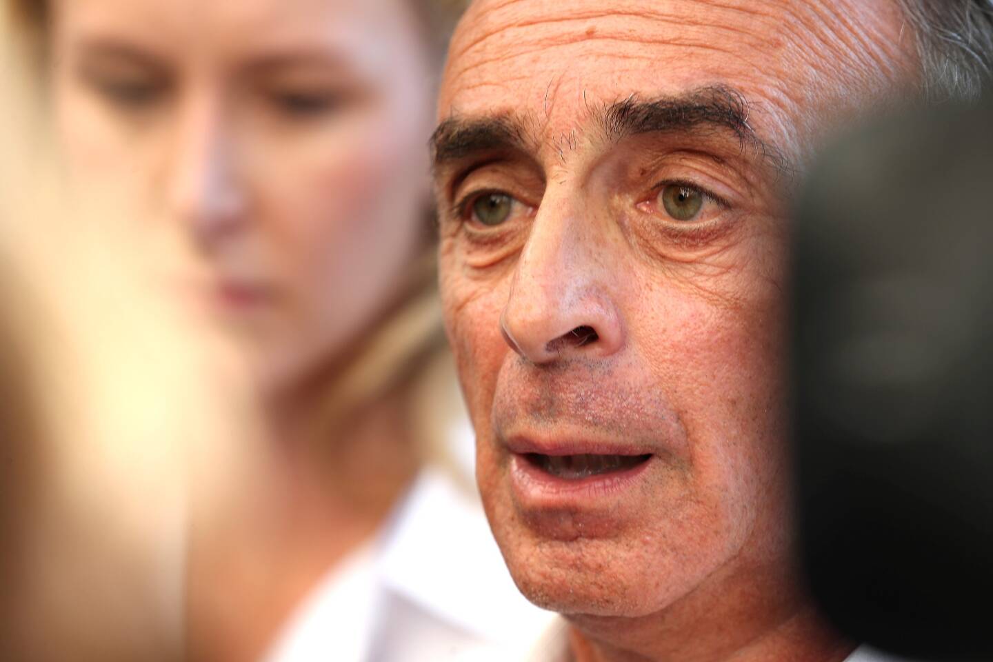 Éric Zemmour, tout prêt à basculer dans les oubliettes de l'histoire.