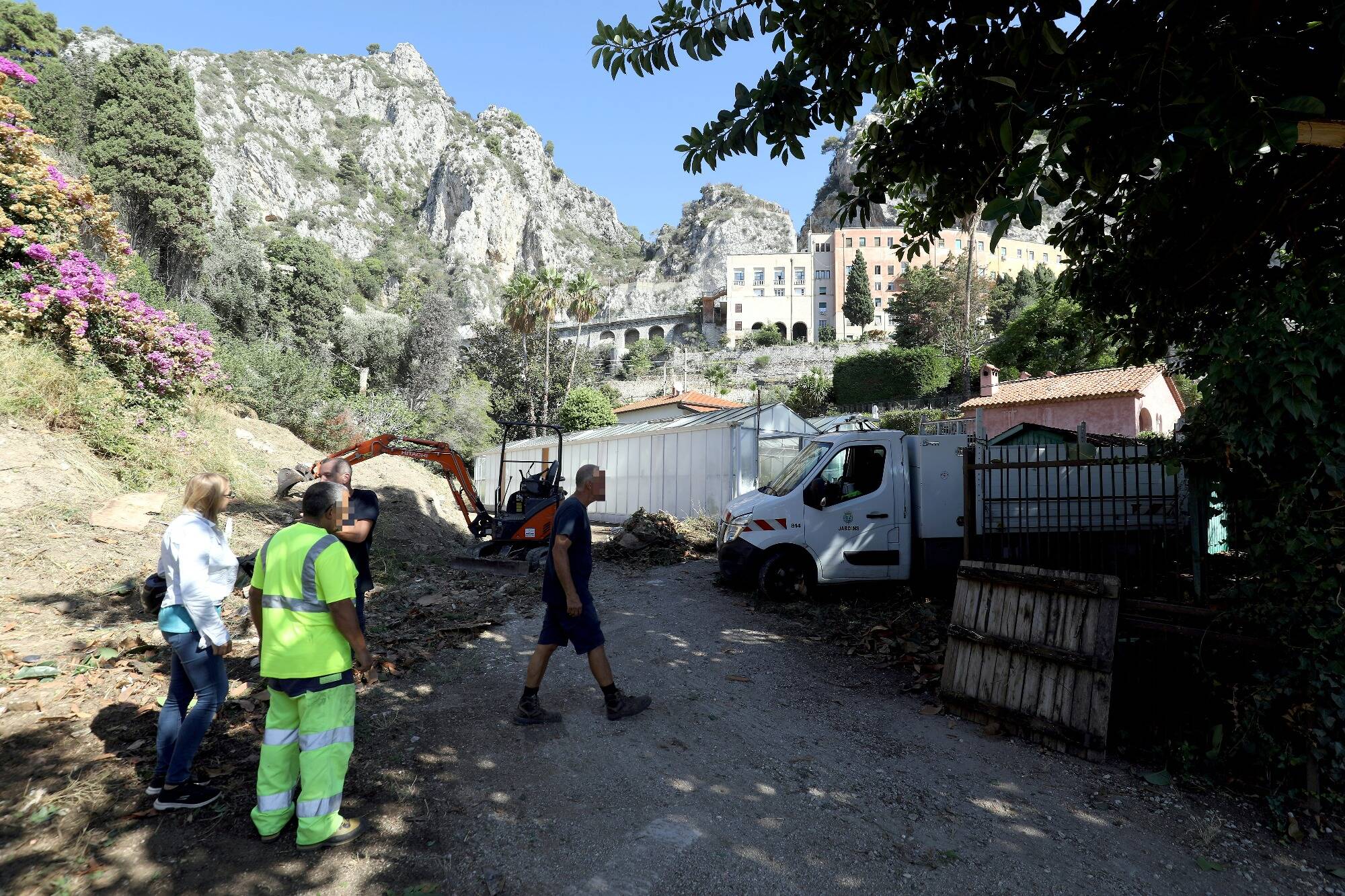 Un "centre de mise à l'abri" se profile à la frontière franco-italienne pour accueillir l'afflux éventuel de migrants