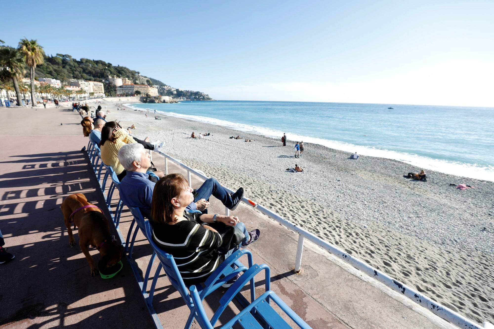 Pourquoi fait-il si chaud dans les Alpes-Maritimes et le Var alors qu'il neige dans le nord de la France?