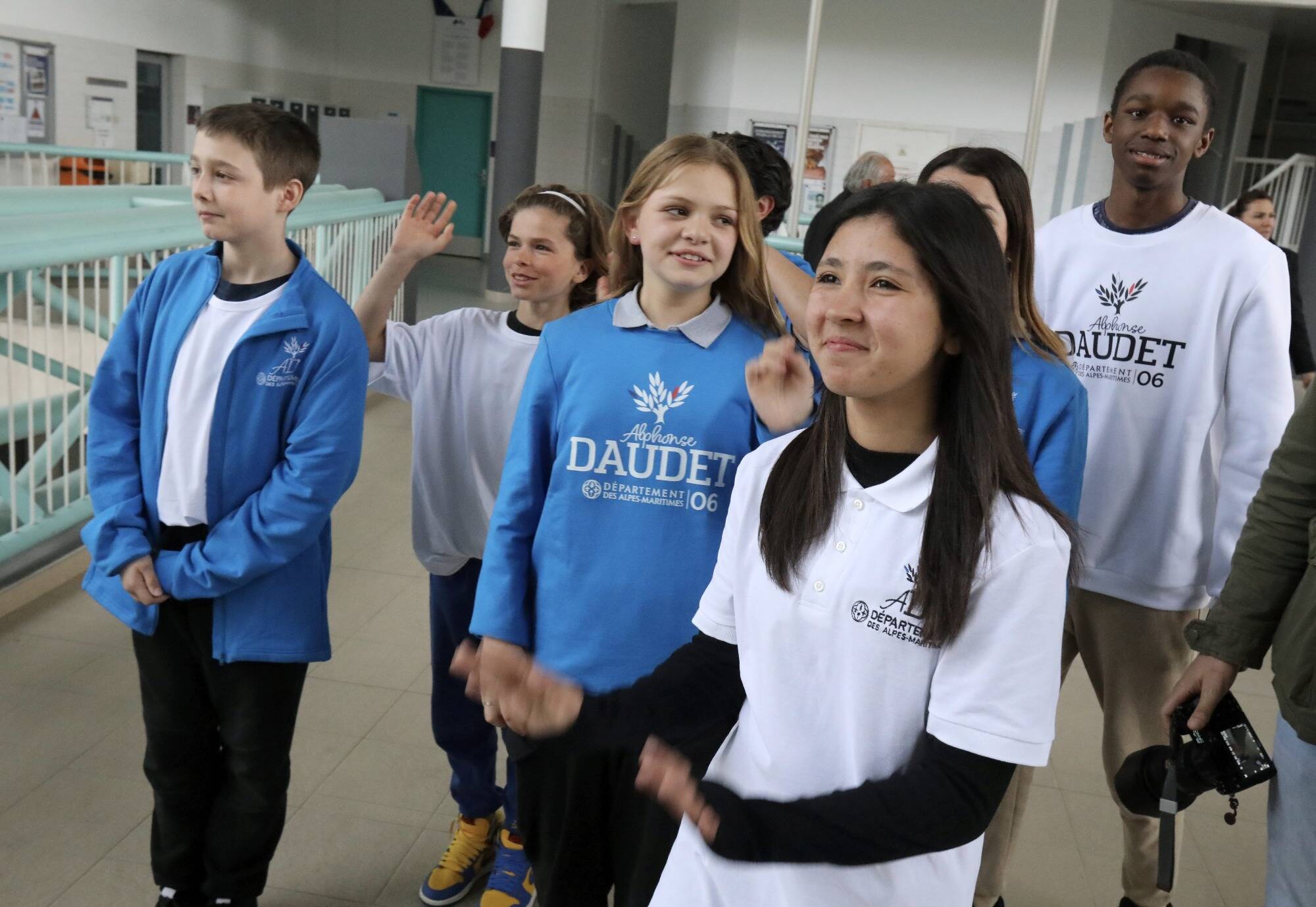 Tenue unique: on sait pourquoi les uniformes n'étaient pas portés par les élèves des collèges test des Alpes-Maritimes