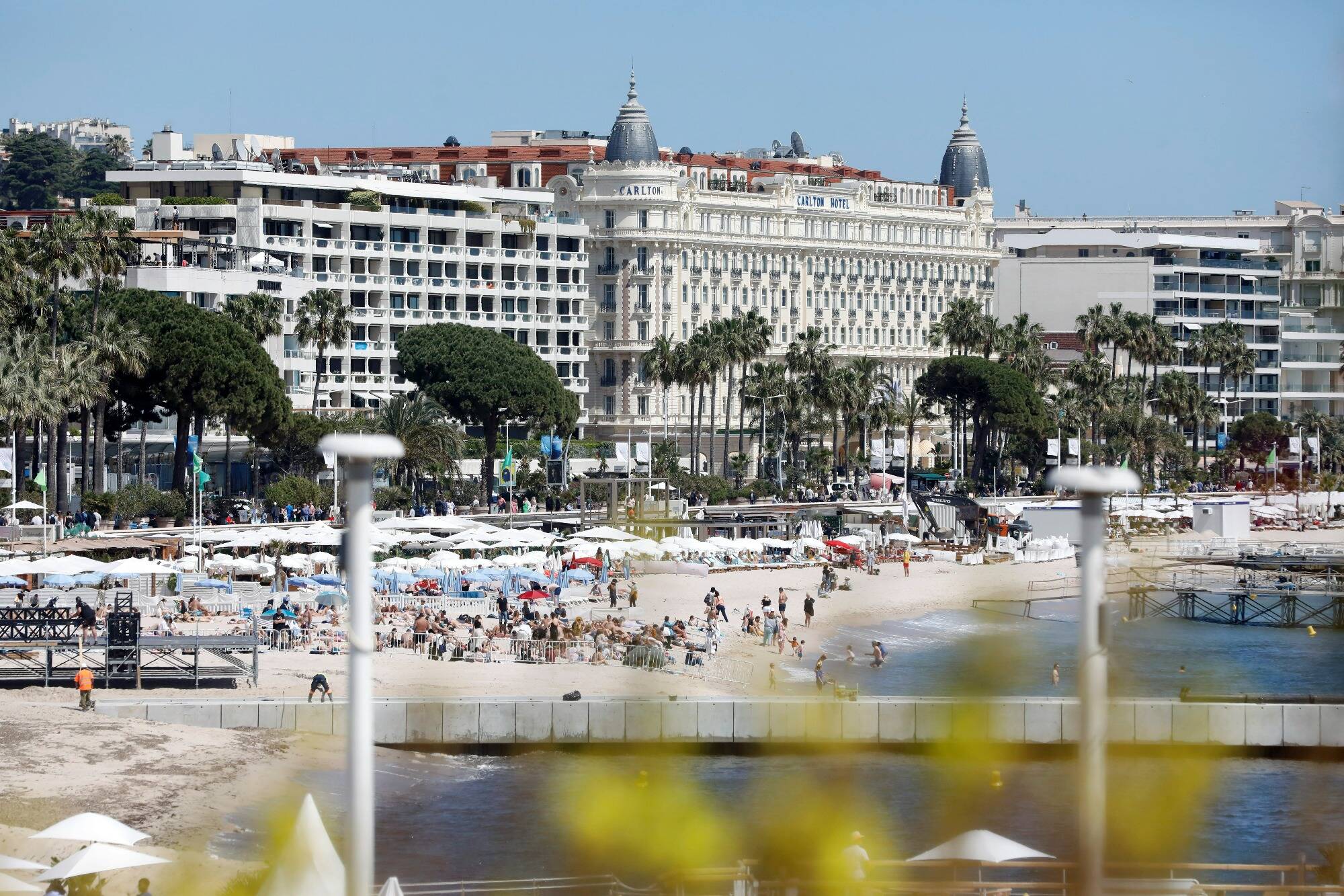 La série continue, une Saoudienne se fait voler sa montre de luxe sur la Croisette à Cannes
