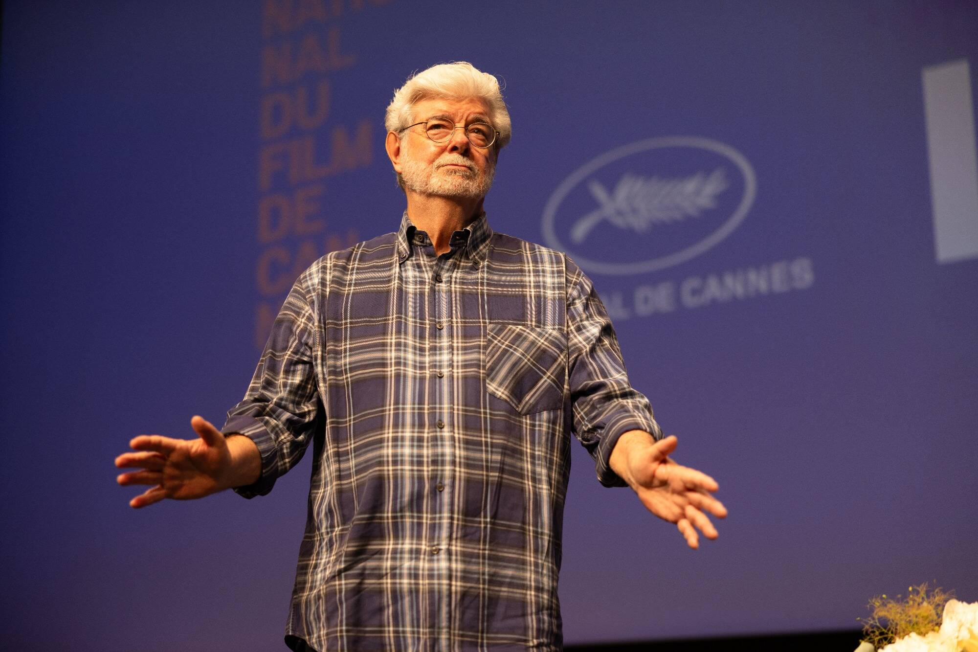 Festival de Cannes: George Lucas acclamé samedi sur le tapis rouge, quelques heures avant le palmarès