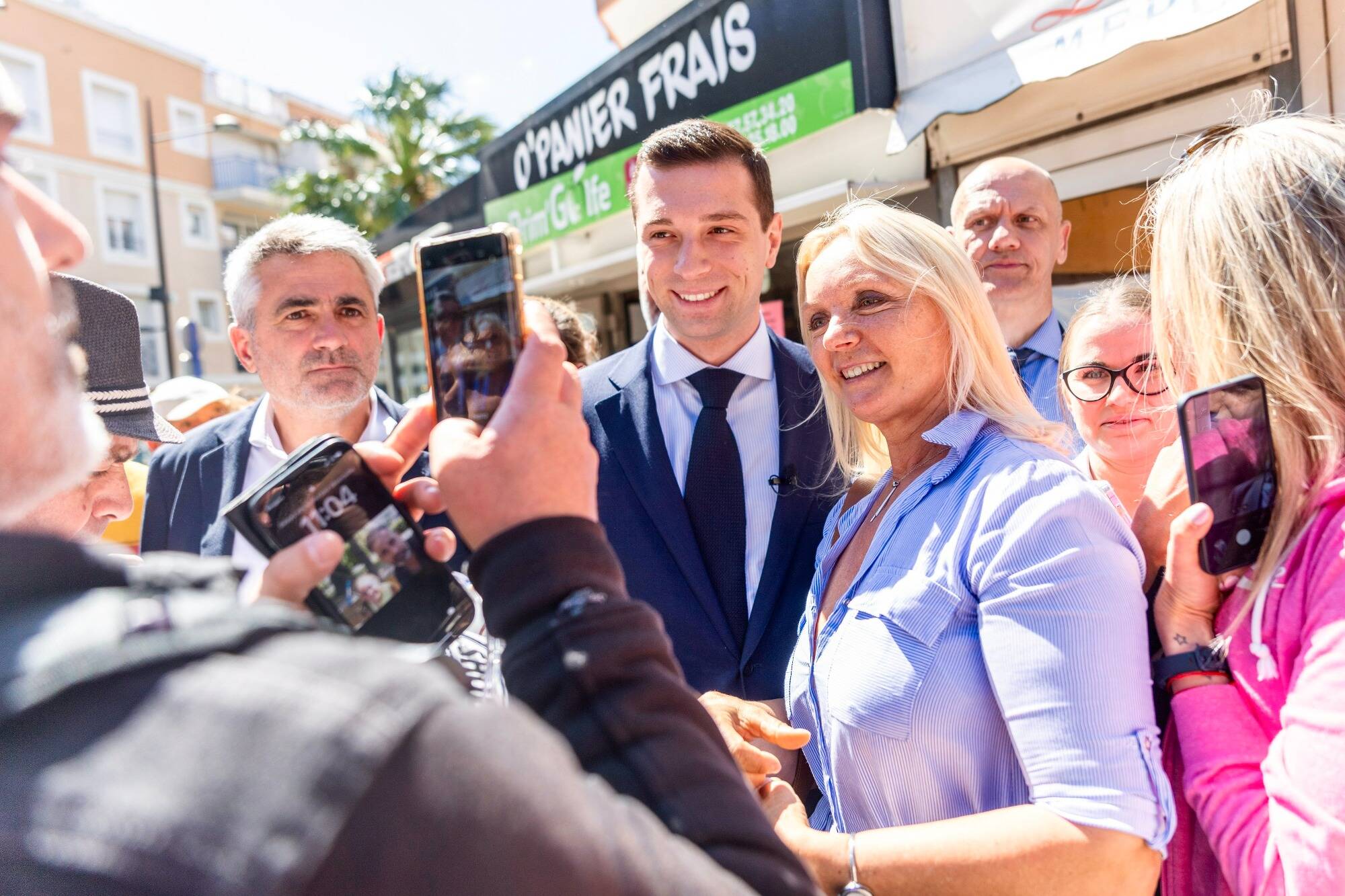 Dans les Alpes-Maritimes, le candidat du Rassemblement national Jordan Bardella loupe le carton plein pour 3 communes