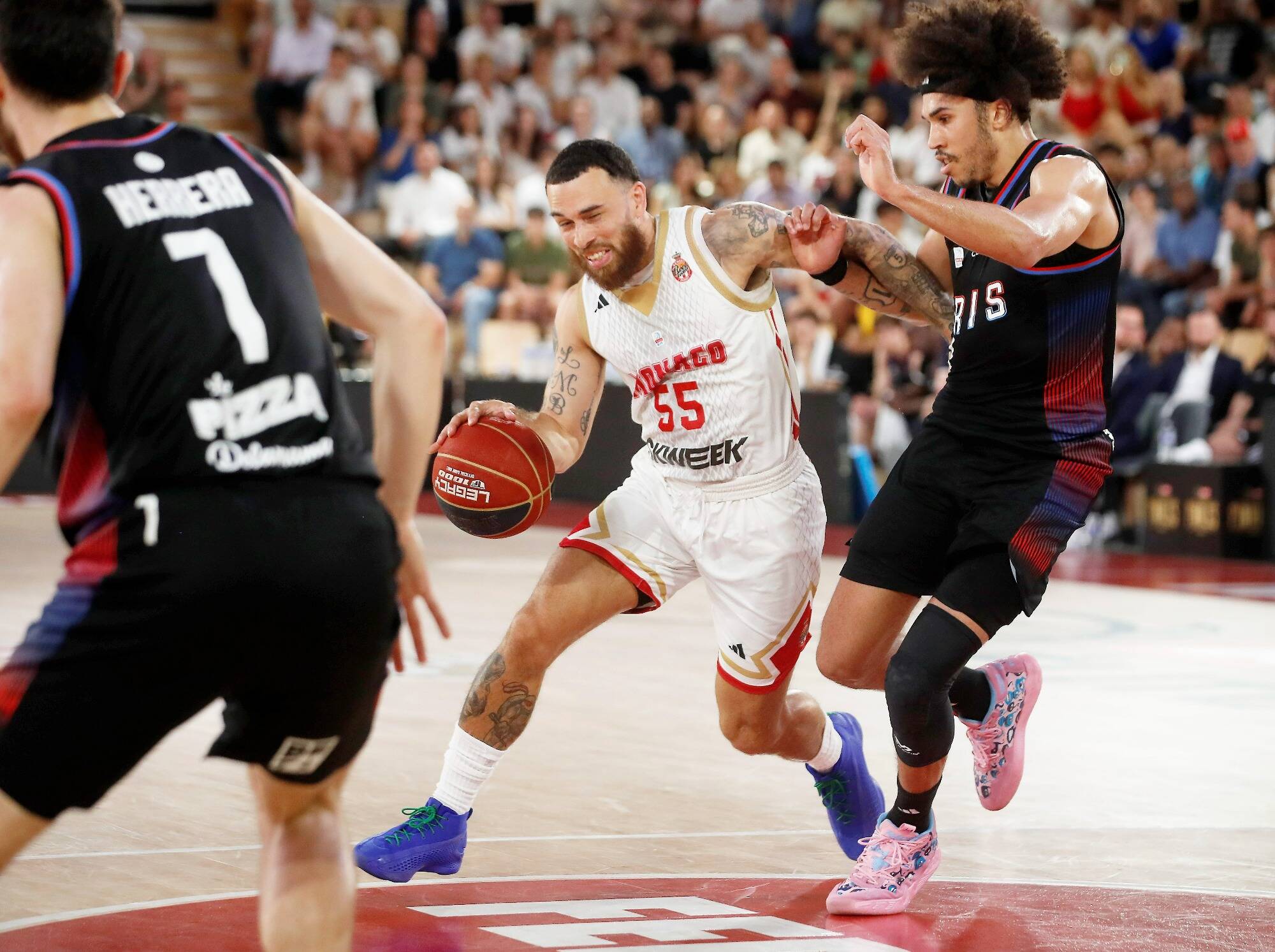 Mike James rempile pour trois ans de plus avec l'AS Monaco Basket