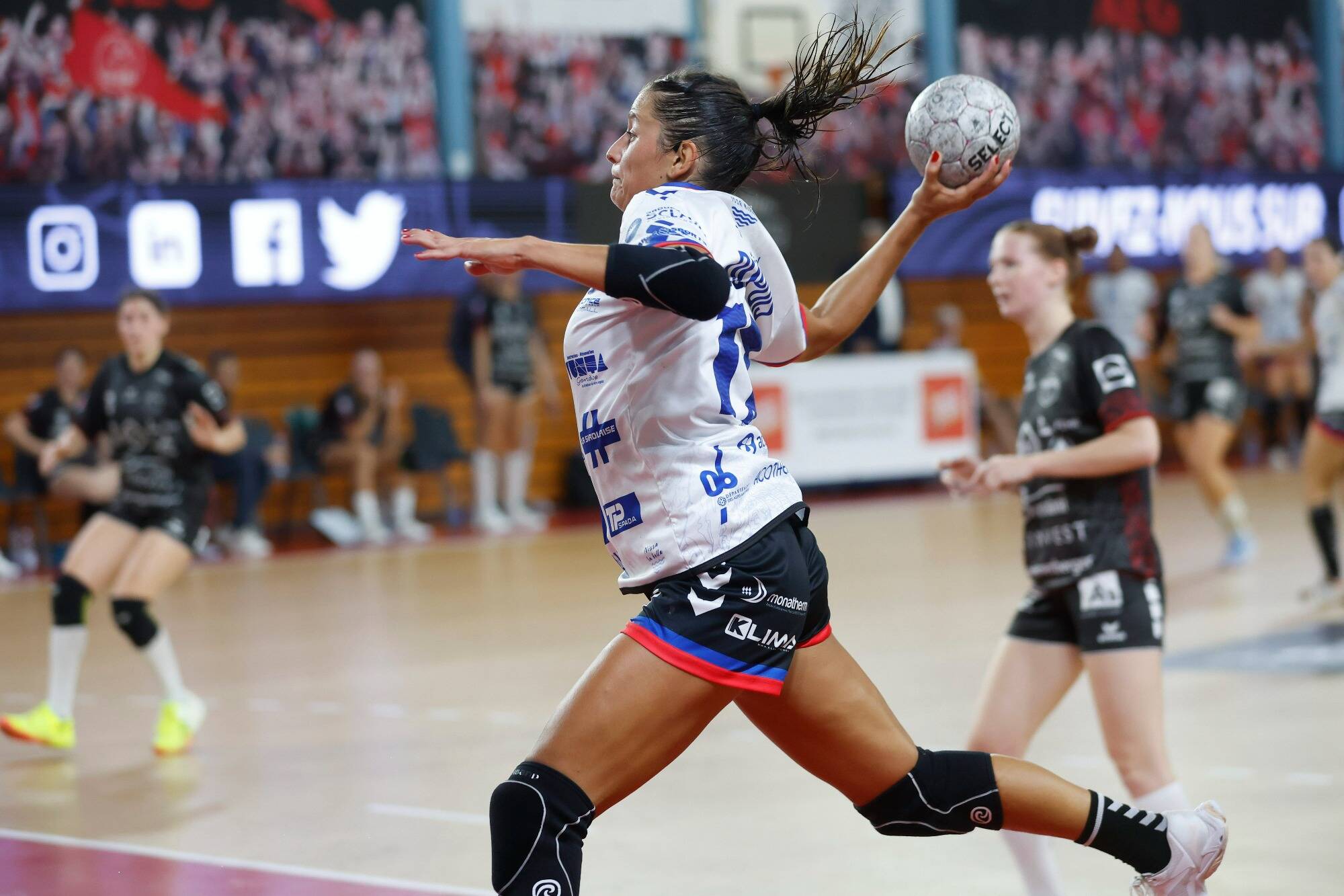 La capitaine de l'OGC Nice Handball, Marine Dupuis, convoquée chez les Bleues