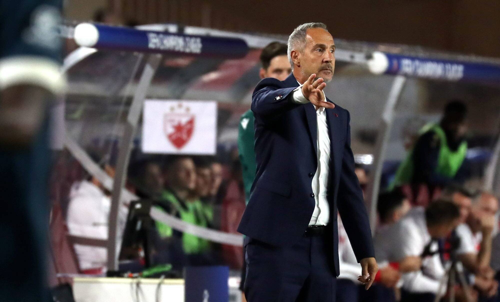 "Denis postule pour être dans le onze''... Adi Hütter donne des nouvelles de Denis Zakaria avant le match de Ligue des champions à Milan