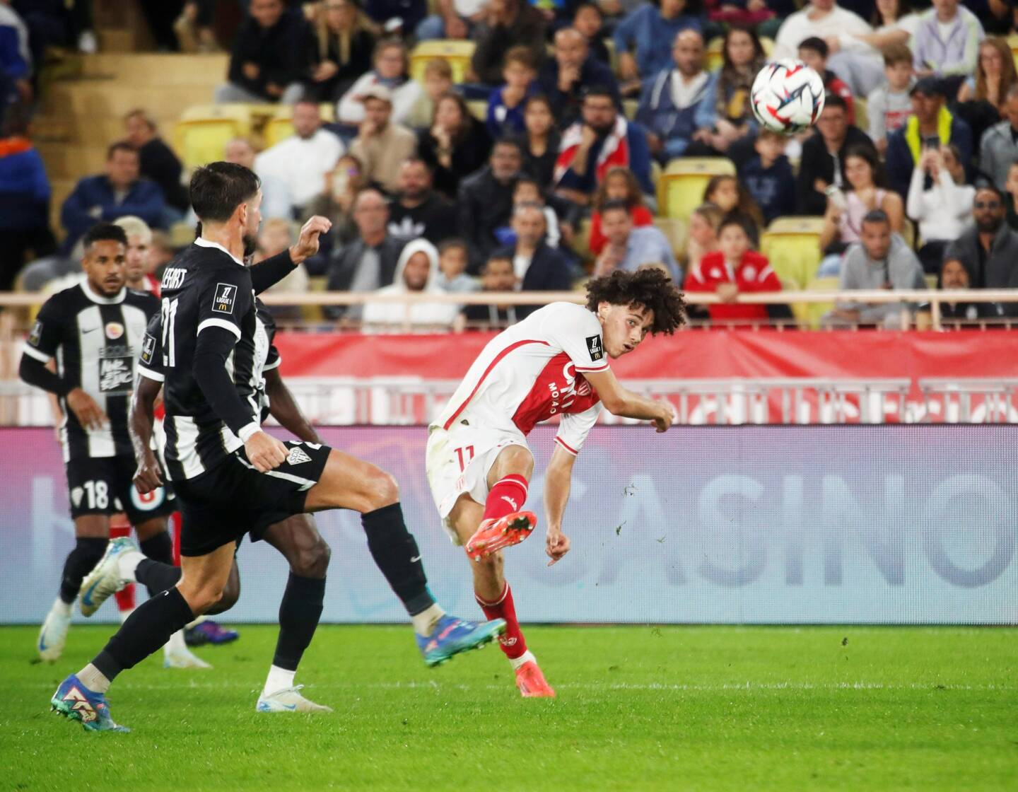 Maghnes Akliouche et l'ASM joueront le Trophée des champions au Qatar, début janvier. 