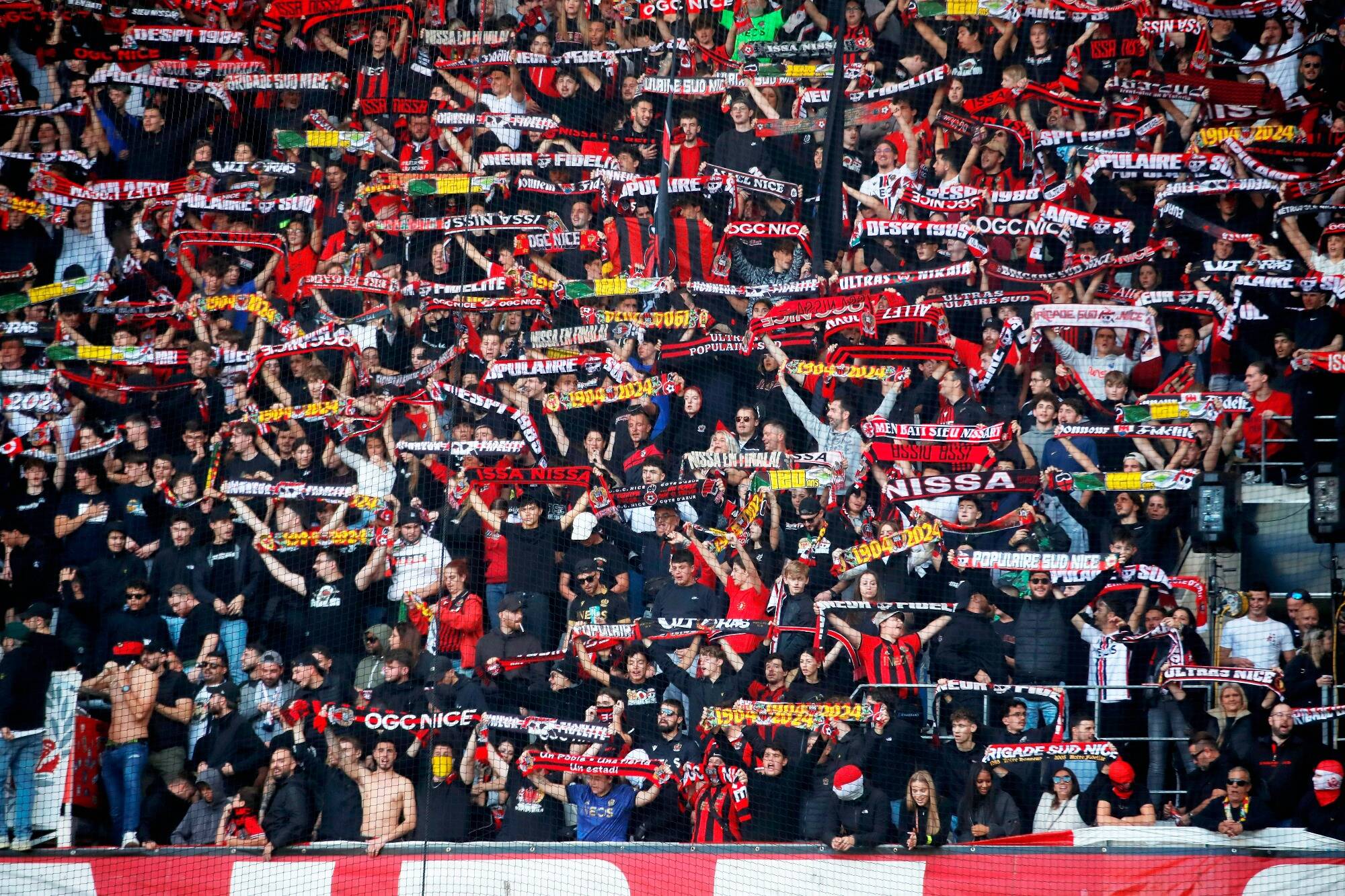 "Ensemble et maintenant": l'OGC Nice et ses supporters poussent pour remplir l'Allianz Riviera contre Brest
