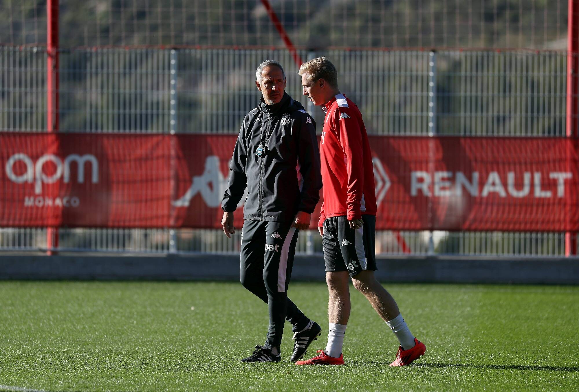 Le nouvel attaquant monégasque Mika Biereth sur le banc à Reims en Coupe de France