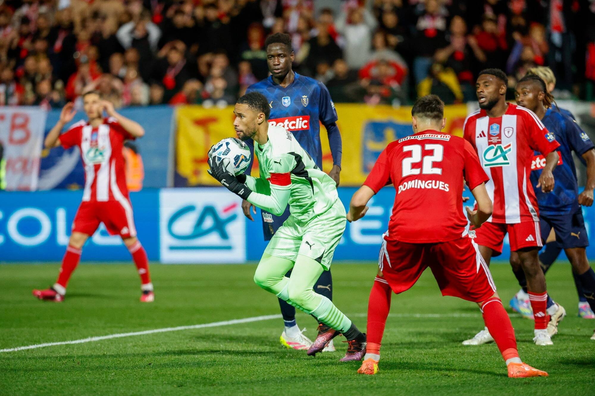 On vous donne des nouvelles du mercato de l'OGC Nice: Yehvann Diouf (Reims) arrive, Viti s'en va et Ndombele est passé sur le billard