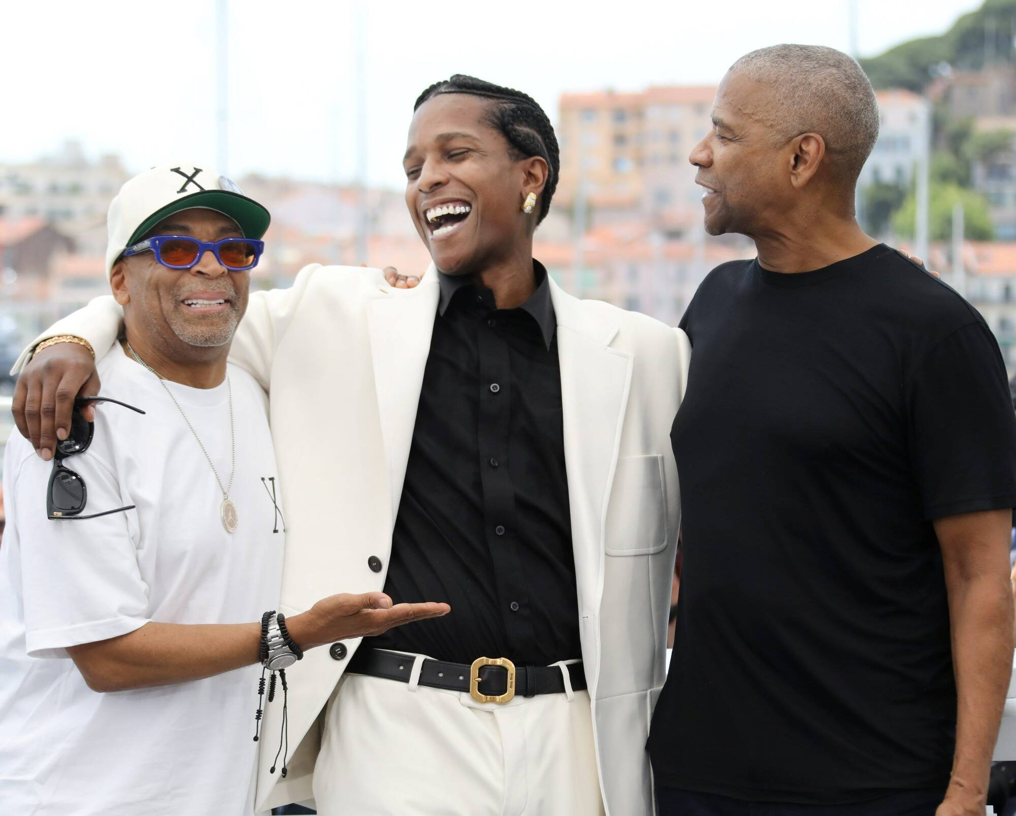 78e Festival de Cannes: Denzel Washington, Spike Lee et A$AP Rocky s'amusent pendant le photocall de "Highest 2 Lowest" sur la Croisette