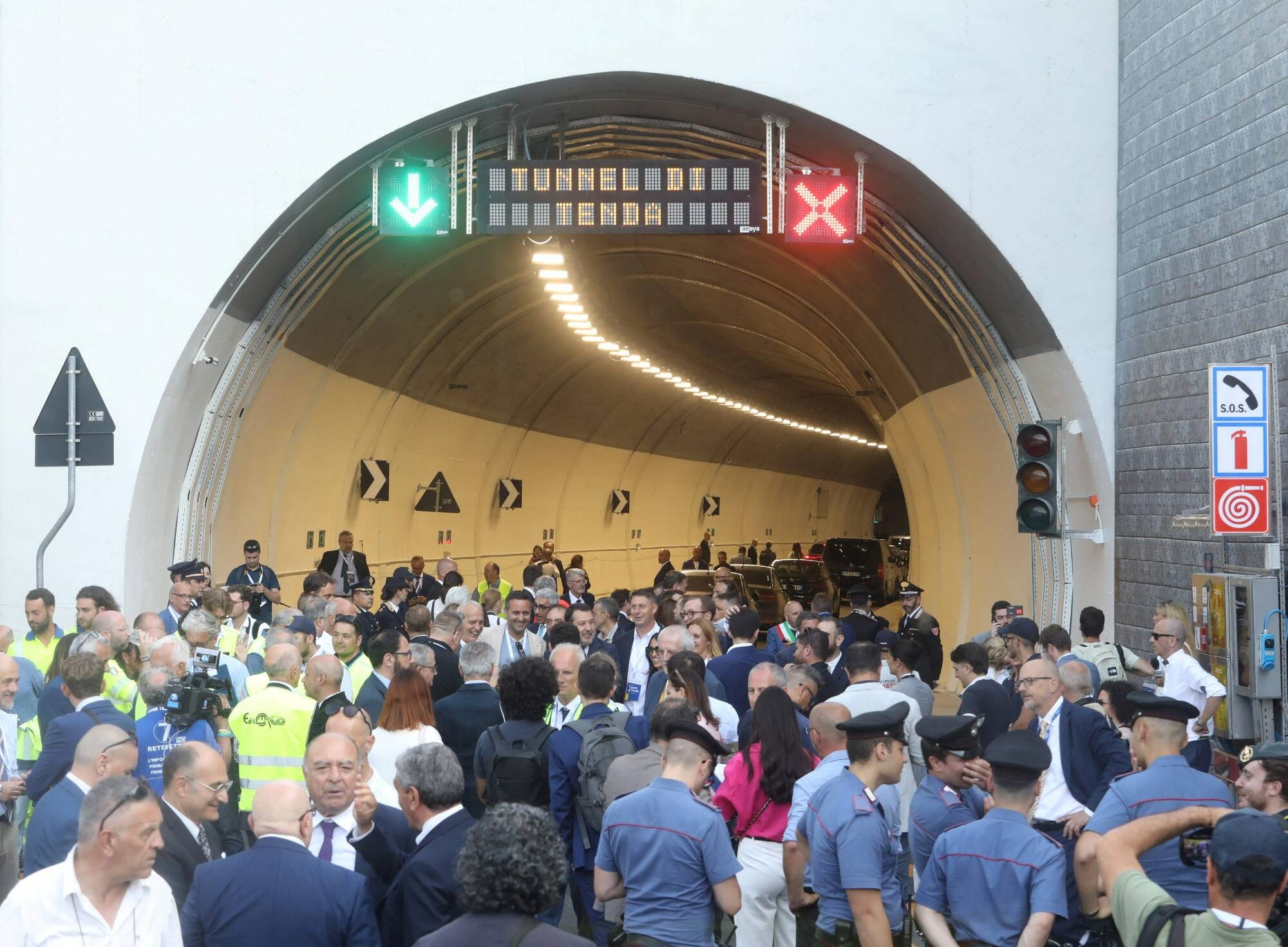 La France et l'Italie d'accord: le tunnel de Tende sera ouvert tous les jours de l'été de 6h à 21h à partir de vendredi