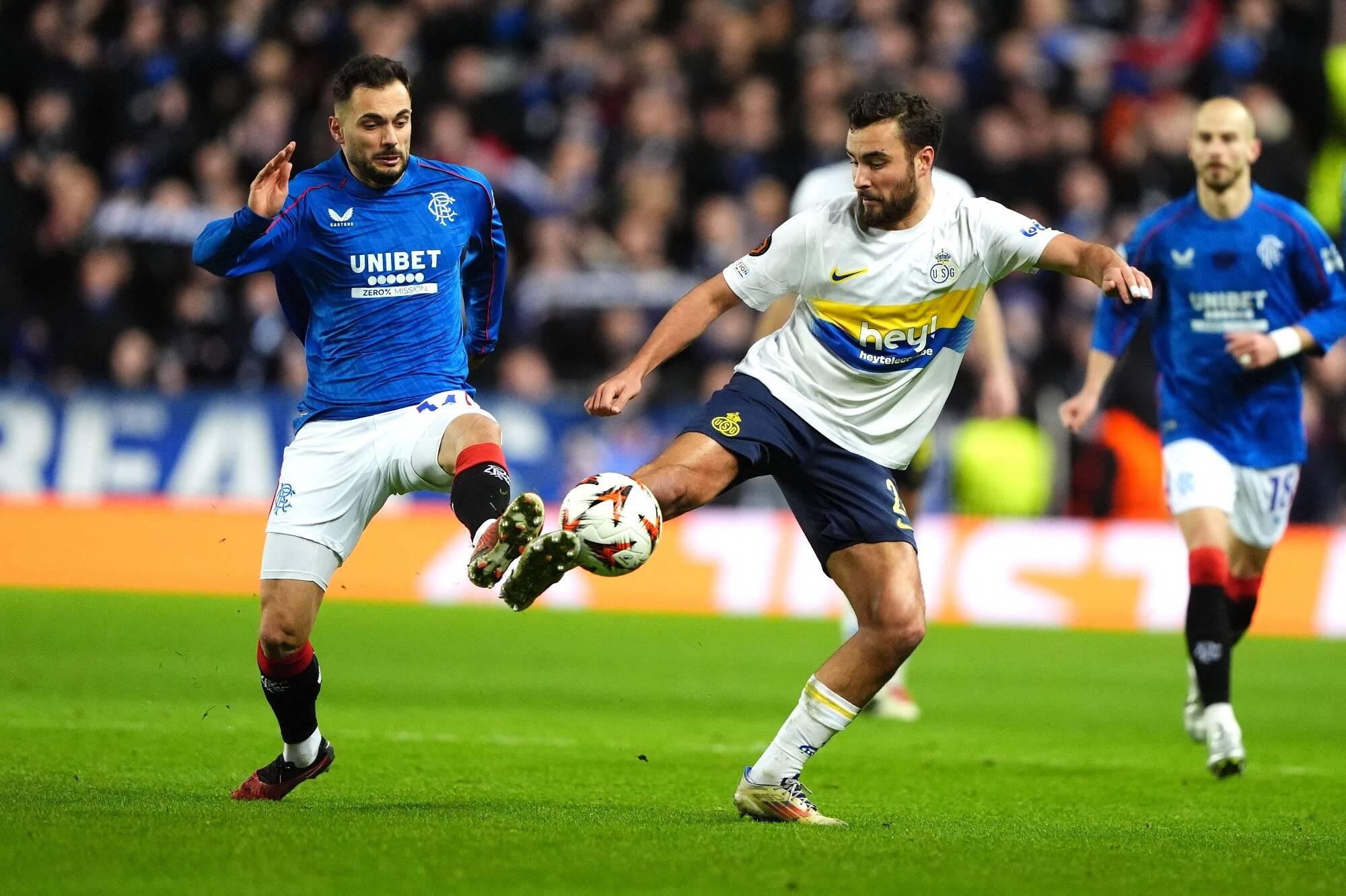 Charles Vanhoutte pourrait finalement bien être le nouveau milieu de l'OGC Nice