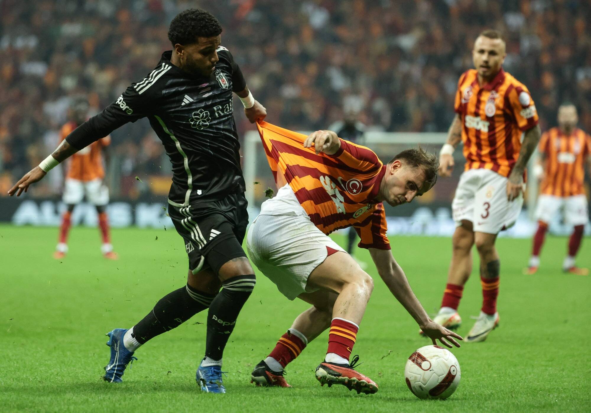 L'OGC Nice et Besiktas en négociations très avancées pour le transfert de Valentin Rosier