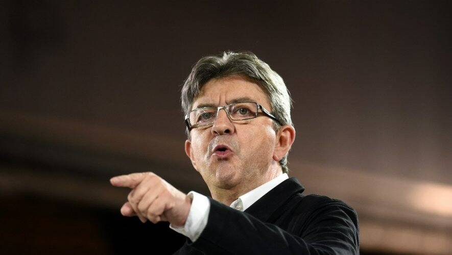 Réforme des retraites: Jean-Luc Mélenchon demande "un référendum" ou "une dissolution" de l'Assemblée
