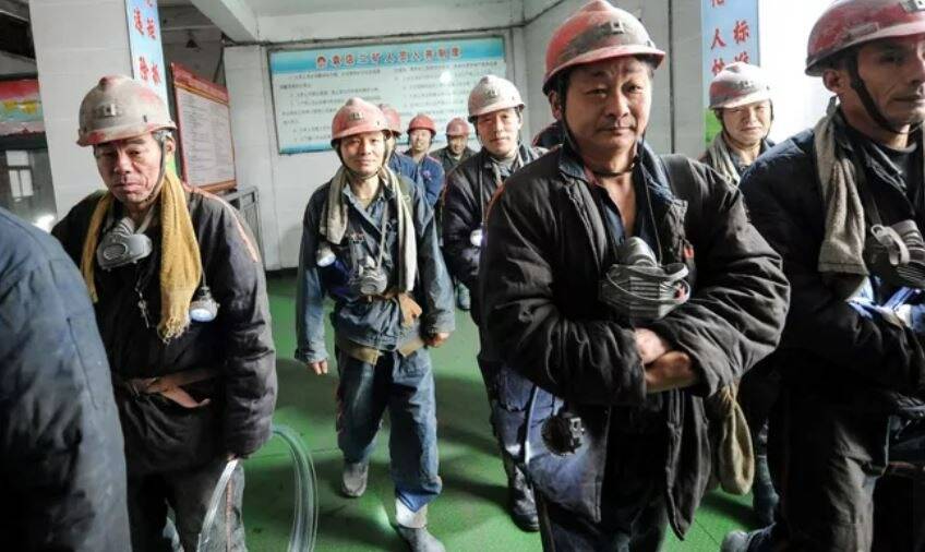 Effondrement d'une mine en Chine: quatre morts, des dizaines de disparus