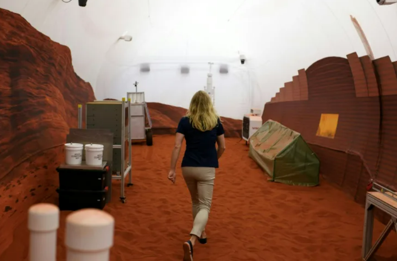 Un an à vivre "presque" comme sur Mars: la commandante d'une mission de la Nasa raconte cette folle expérience