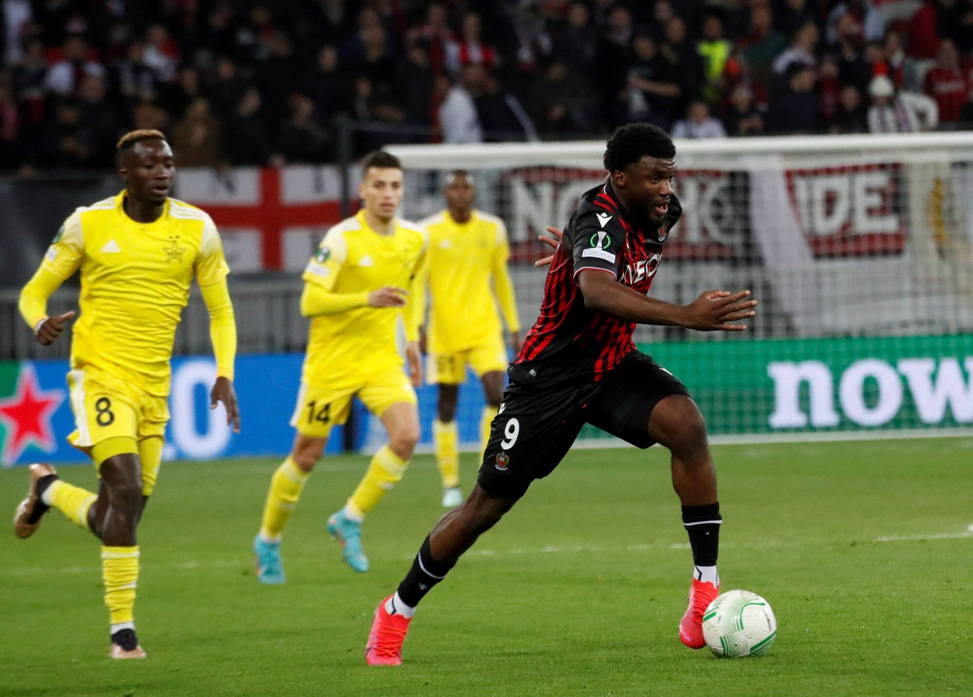 L'OGC Nice avec Moffi à droite et Guessand en pointe à Nantes