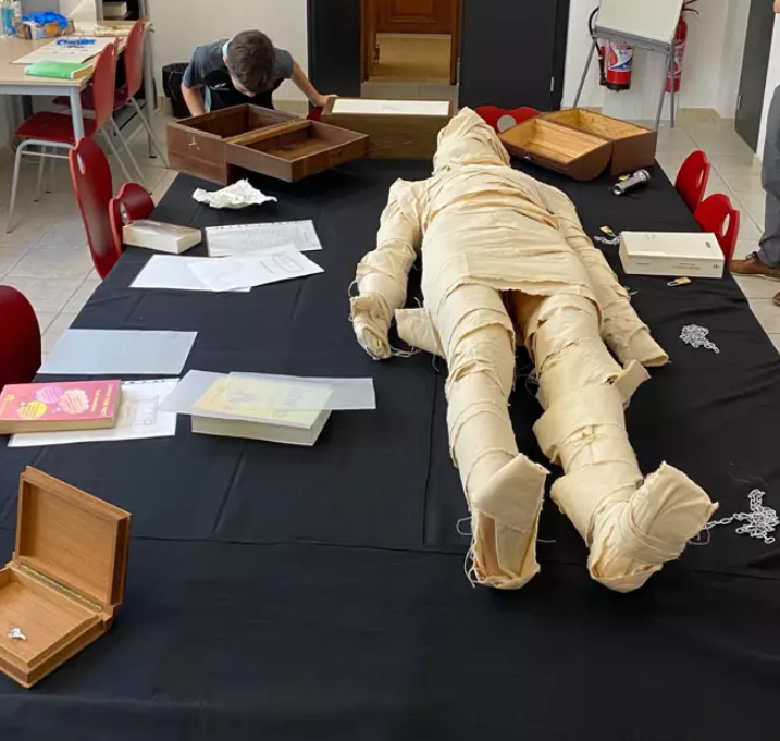 Come save the mummy from grave robbers in an escape game in Draguignan