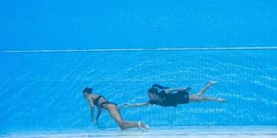 Championnats du monde de natation: une nageuse américaine s'évanouit et coule à pic, son entraîneure saute à l'eau pour la sauver