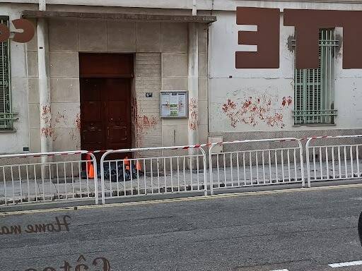 “A real crime scene”: emotion in Nice after the discovery of traces of blood on the facade of a school