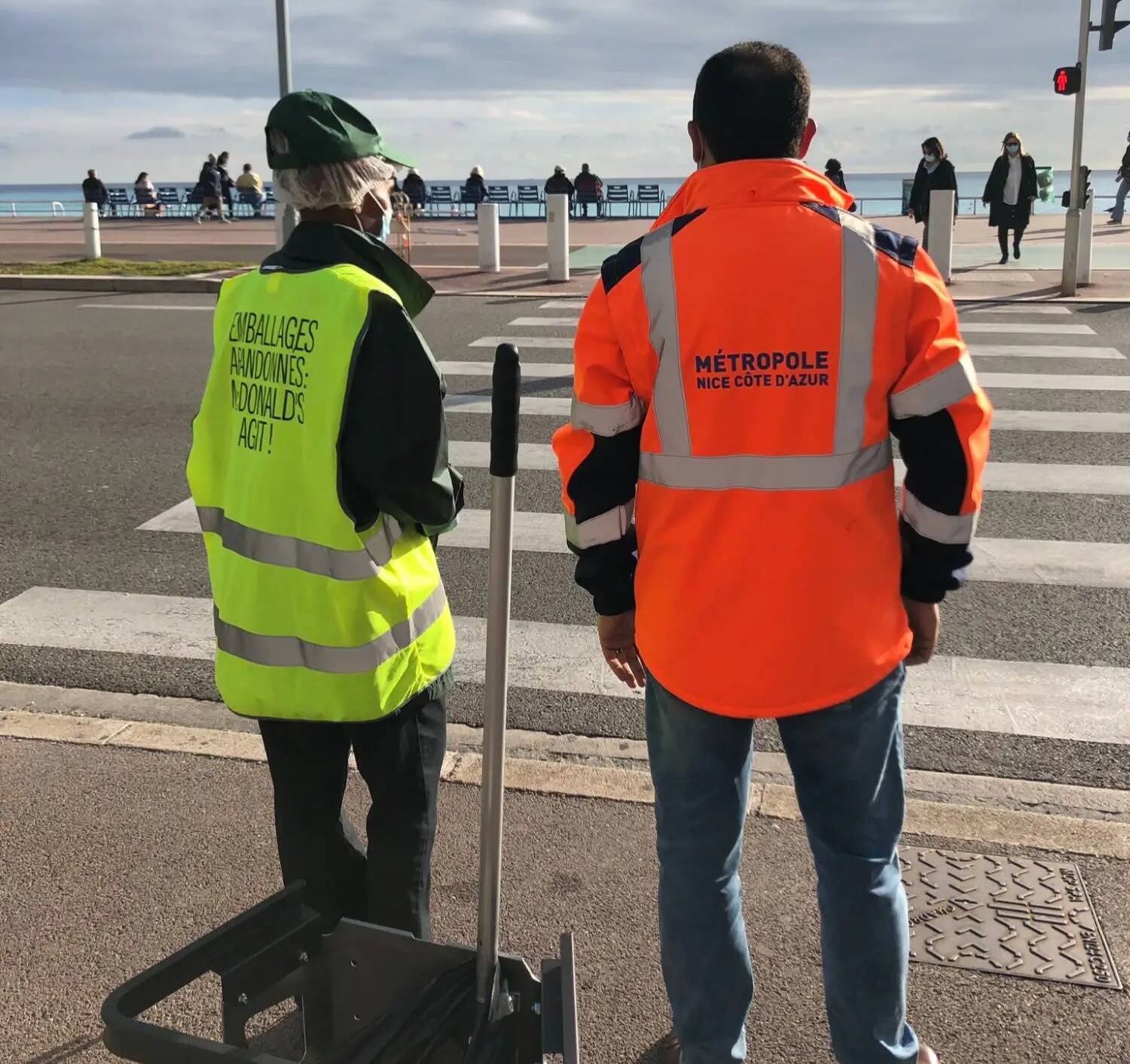 Les salariés des McDonald's de Nice devront ramasser les détritus de leurs franchises jetés à proximité des restaurants