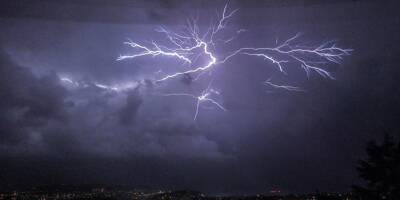 Vos images du spectaculaire orage de la nuit dernière sur la Côte d'Azur