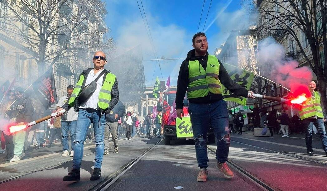 Retraites: 15.000 manifestants selon les syndicats à Nice, les cortèges défilent dans les rues de Toulon et Draguignan... suivez la mobilisation en direct
