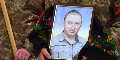 Les très émouvantes obsèques d'Oleksandr Kovalchuk, un soldat ukrainien tué par l'armée russe