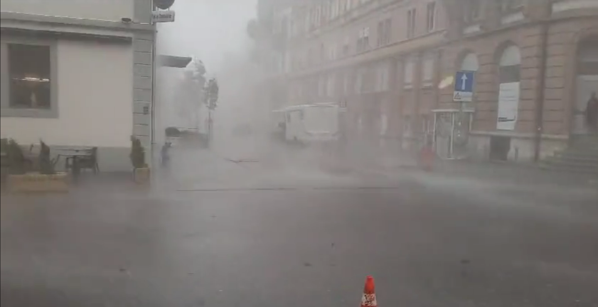 Les images effrayantes des orages qui ont fait un mort et plusieurs blessés en Suisse