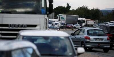 Plus de 800km de bouchons enregistrés au pic du trafic sur les routes de France