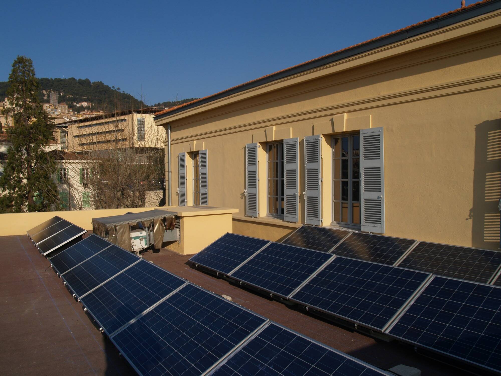 Pourquoi y-a-t-il plus de panneaux solaires dans les pays nordiques qu'en région PACA?