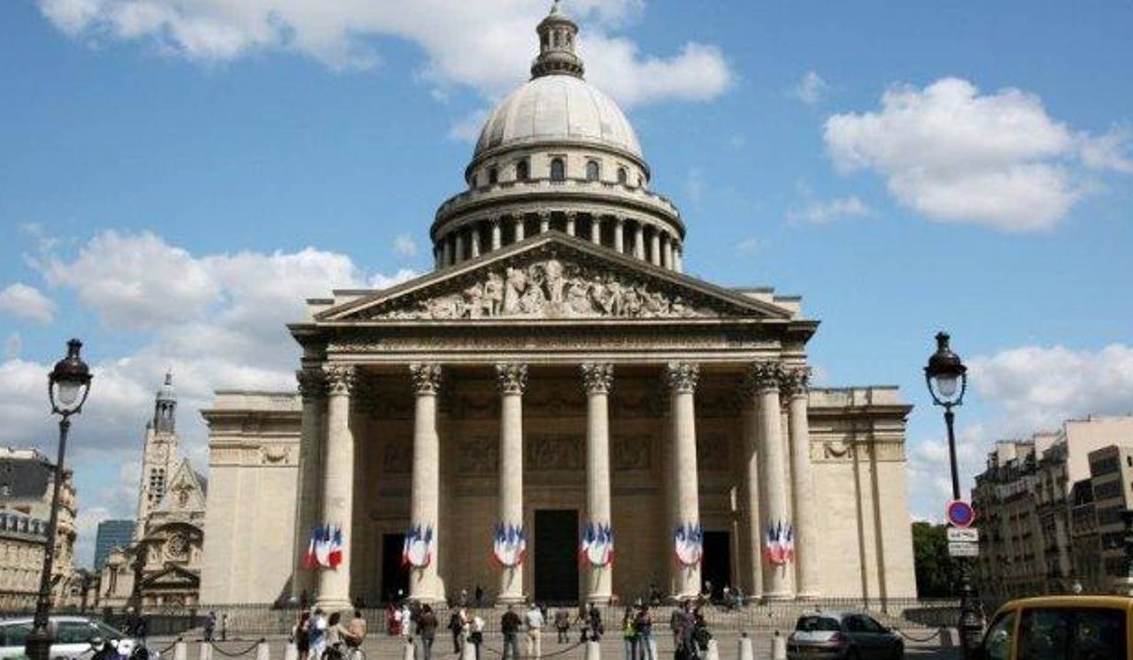 Une jeune femme de 18 ans meurt après avoir chuté du toit du Panthéon à Paris