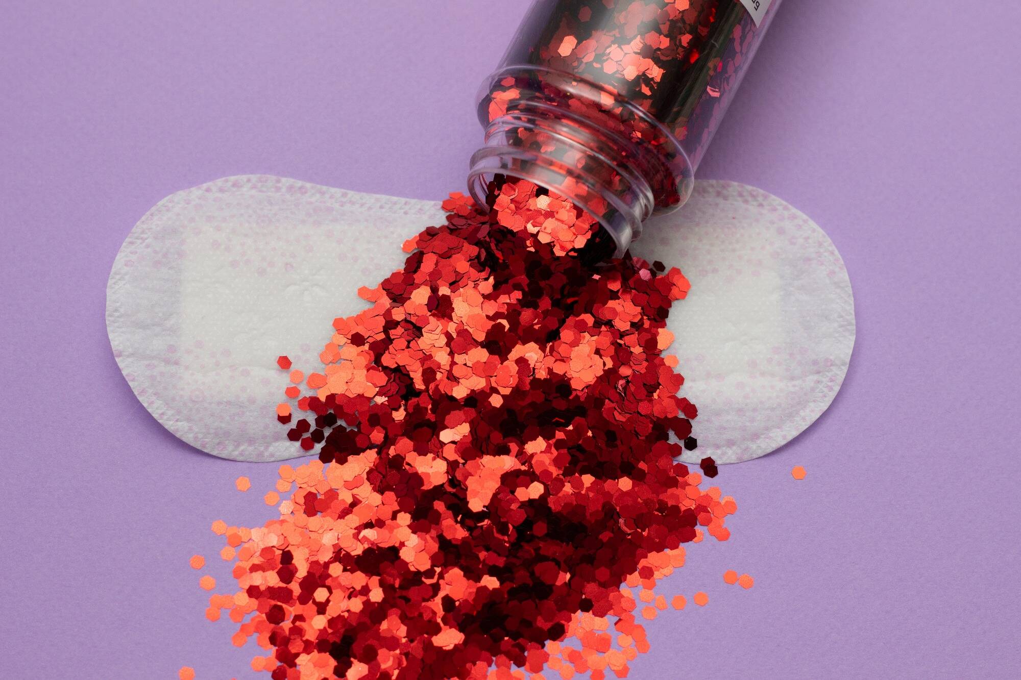 "Ce n'est pas dans leur tête": à l'origine de dérèglements du cycle menstruel, le virus du Covid-19 et le vaccin pointés du doigt