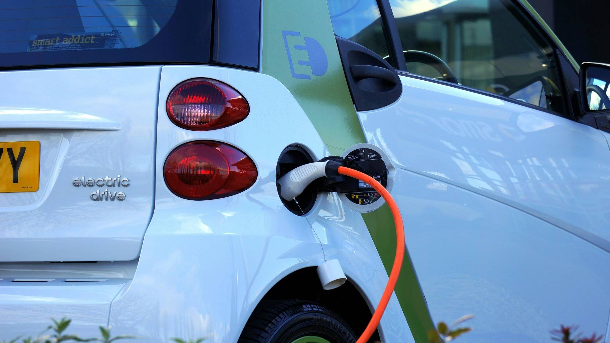 Quel est ce bonus supplémentaire de 1.000 euros pour les voitures électriques avec une batterie européenne?