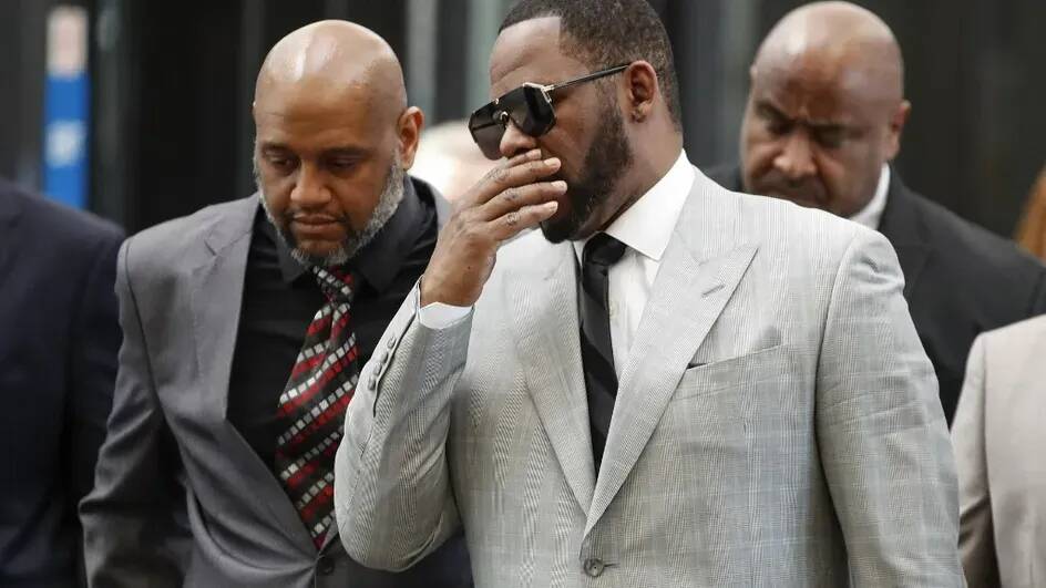 Le chanteur américain R. Kelly condamné à 30 ans de prison pour crimes sexuels