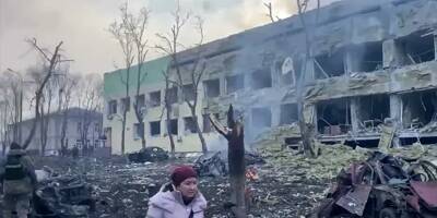 Une blogueuse ukrainienne accusée par les Russes de s'être mise en scène après le bombardement de la maternité de Marioupol