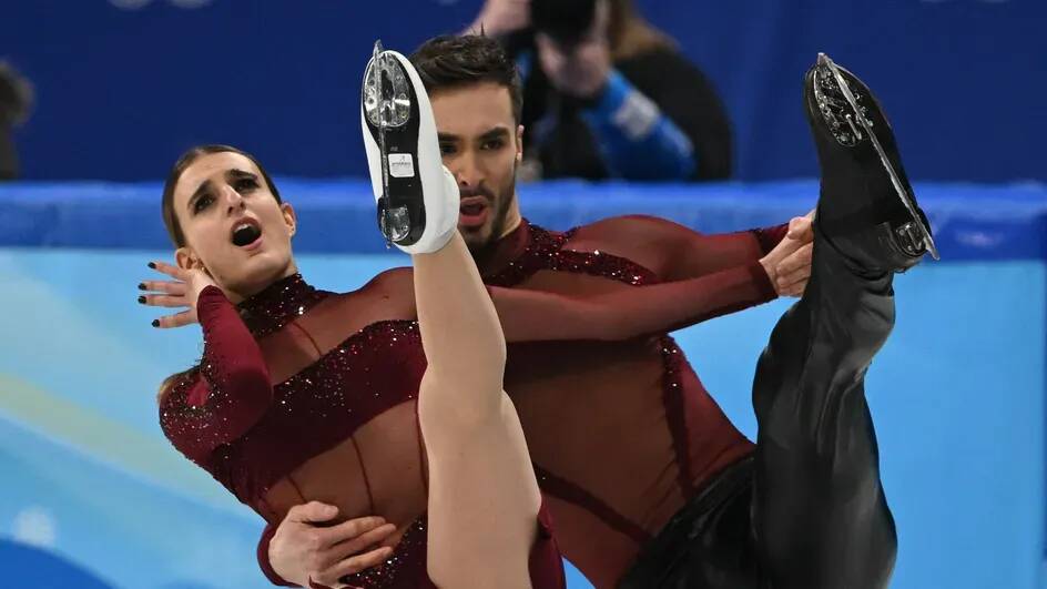 Les danseurs sur glace français Papadakis et Cizeron battent leur record du monde de danse rythmique