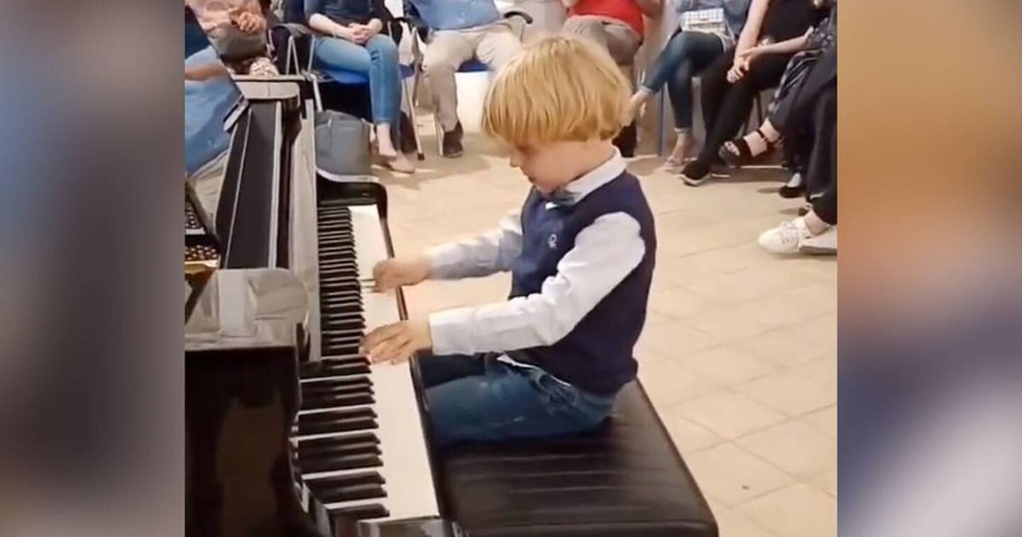 Le prochain Mozart? Alberto Cartuccia Cingolani, 5 ans, pianiste star des réseaux sociaux en Italie. 