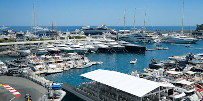 Elle offrira une vue imprenable sur le Grand Prix de Monaco: une tribune flottante de 400 places va être installée sur le port Hercule