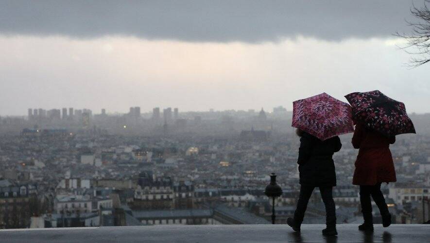 Un lundi 1er janvier couvert et pluvieux, trois départements français en vigilance orange