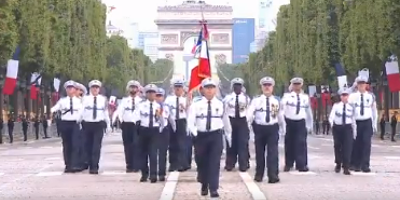 Revivez le passage plein de fierté de la police municipale de Nice lors du défilé du 14-Juillet sur les Champs-Elysées