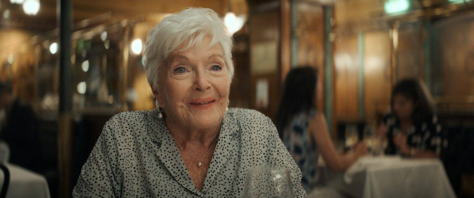 "Les grands artistes sont en connexion avec leurs rêves d'enfants": Line Renaud et Dany Boon se retrouvent dans "Une belle course"