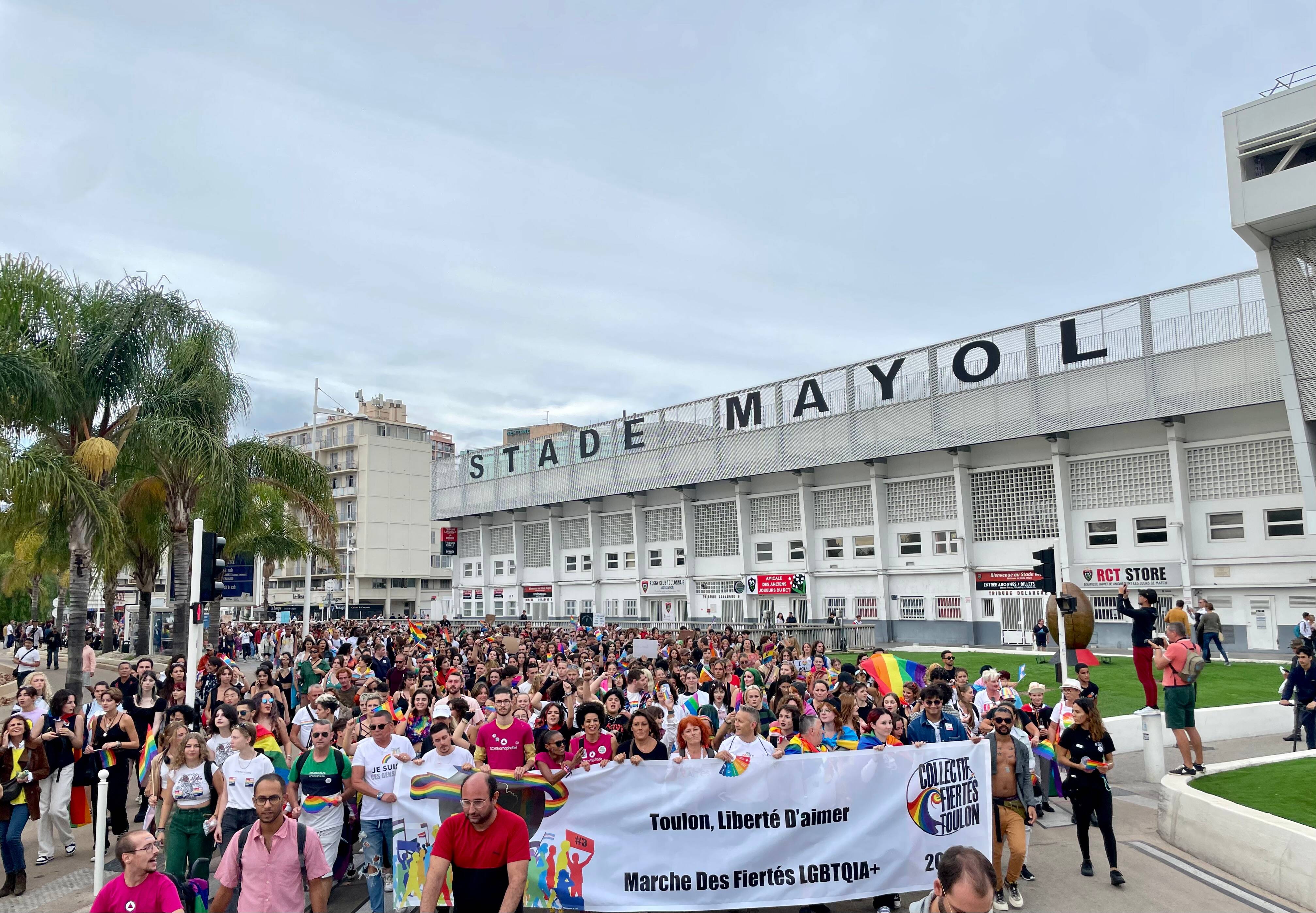 "Que chacun vive sa vie comme il l'entend..." Des milliers de personnes ont défilé à la Marche des Fiertés de Toulon