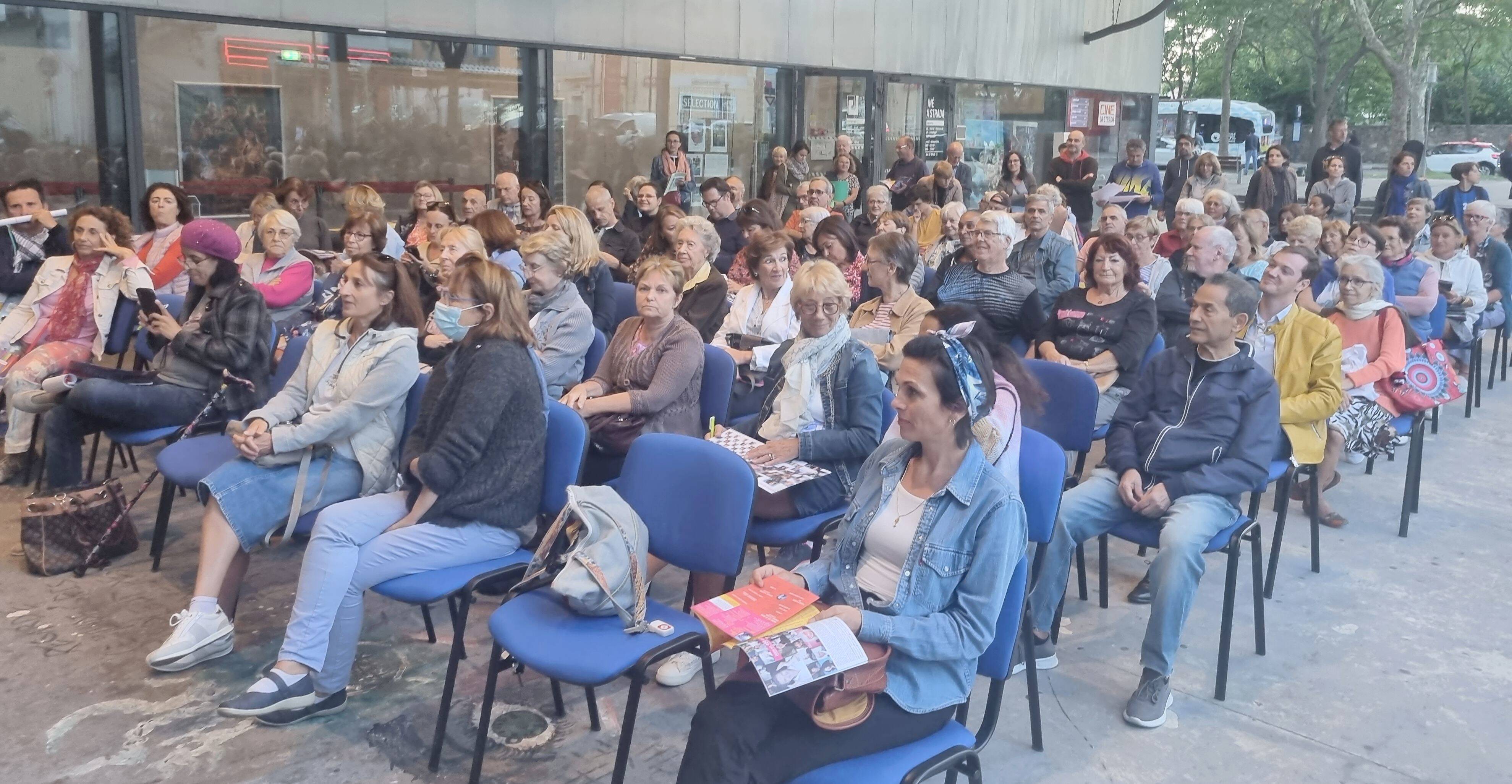 Les 300 bénévoles prêts pour le Festival du livre de Mouans-Sartoux qui débute vendredi
