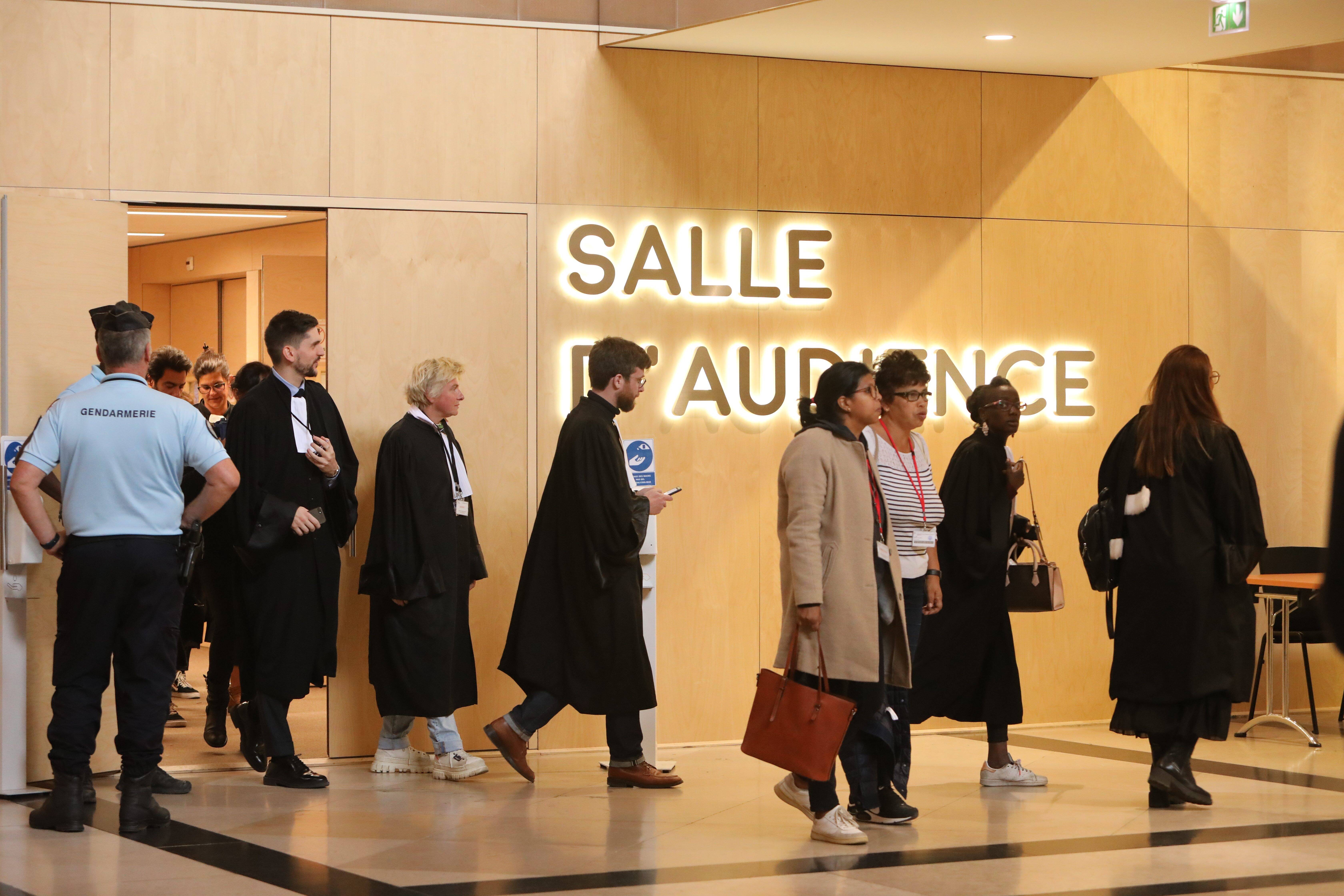 Procès du 14-Juillet: François Hollande et Bernard Cazeneuve à la barre, suivez leur audition en direct cet après-midi