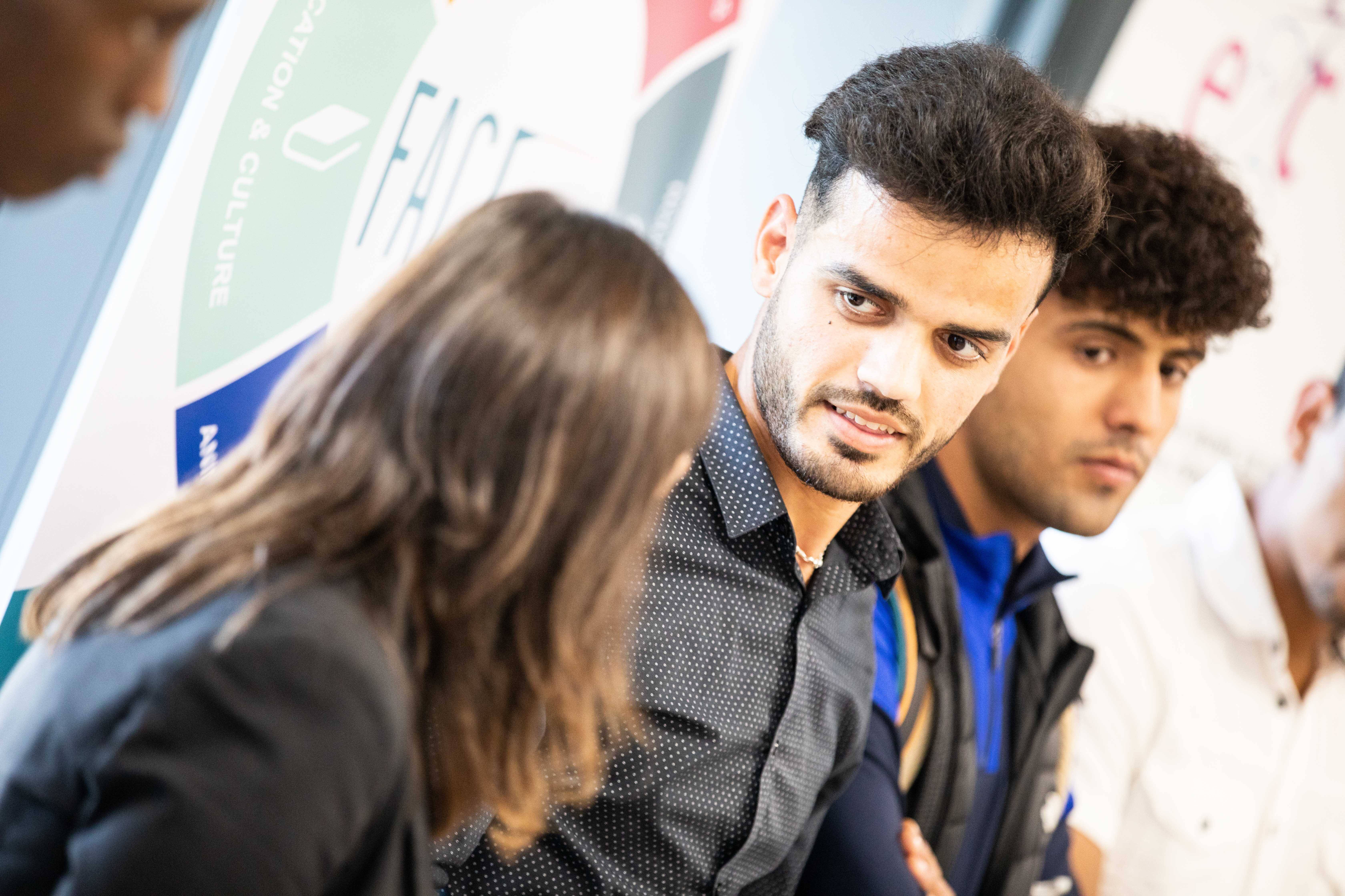 "J'ai marché pendant 9 mois, j'ai traversé 10 pays": le parcours d'un jeune Afghan qui s'intègre dans le Var